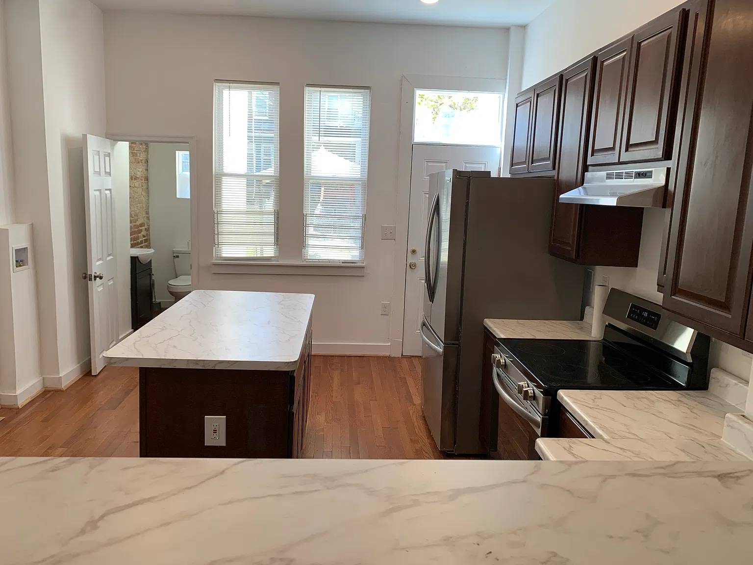 3 bed, 1600 sqft, $1,900 — Photo 3