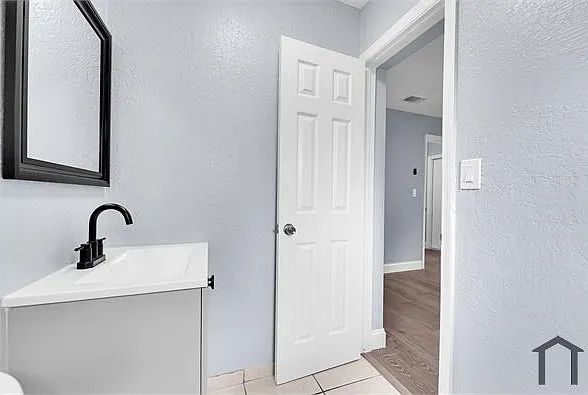 2360 NW 6th Ct — Photo 9
