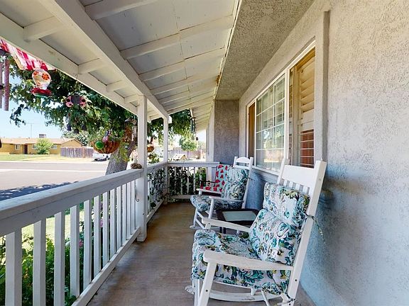 3rd image of 13016 Lorenzo Ct
