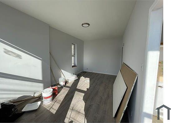 1st image of 961 E 223rd St #2R