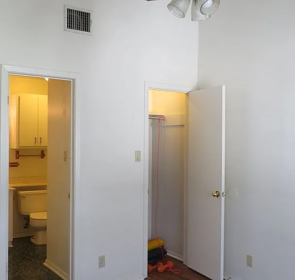 106 E 30th St #306 — Photo 5