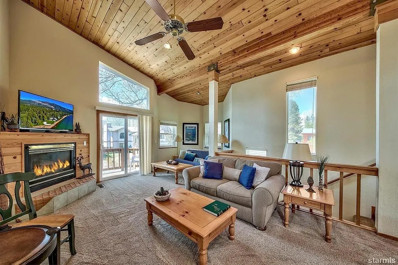 3 bed, 1350 sqft, $3,600 — Photo 2
