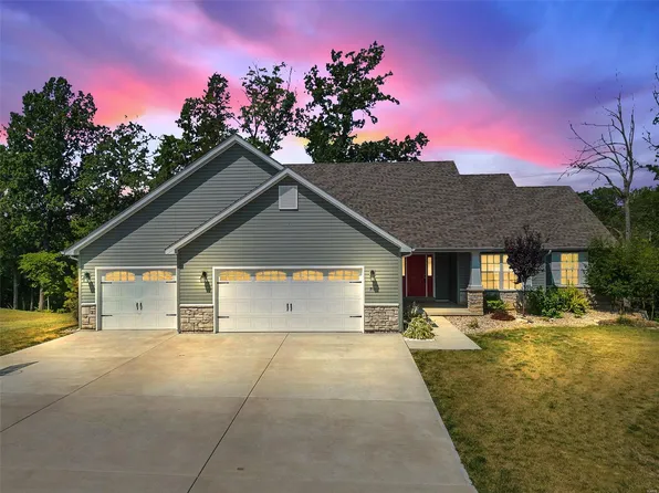 711 Vicksburg Ln, Wright City, MO 63390