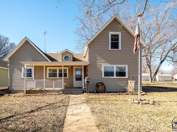 508 Walnut St, Valley Falls, KS 66088