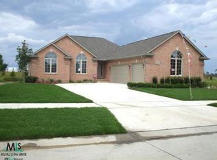 16489 Bishops Gate, Update, MI