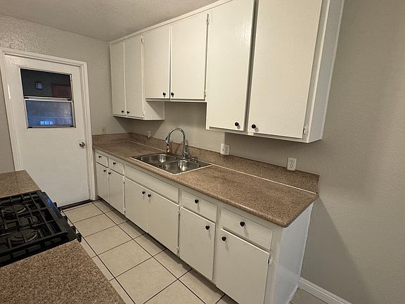 4th image of 830 Saint Louis Ave APT 2