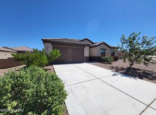 318 W Aberdeen St, Vail, AZ 85641