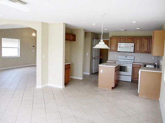 2nd image of 6150 Savannah Way