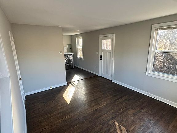 4th image of 9 Garden Ct #9