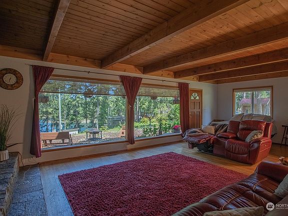 3rd image of 250 NE Lakeshore Drive S