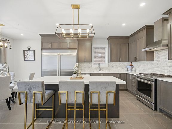2nd image of 152 Newhouse Blvd