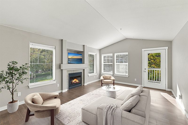 2nd image of 10515 221st Lane NE #202