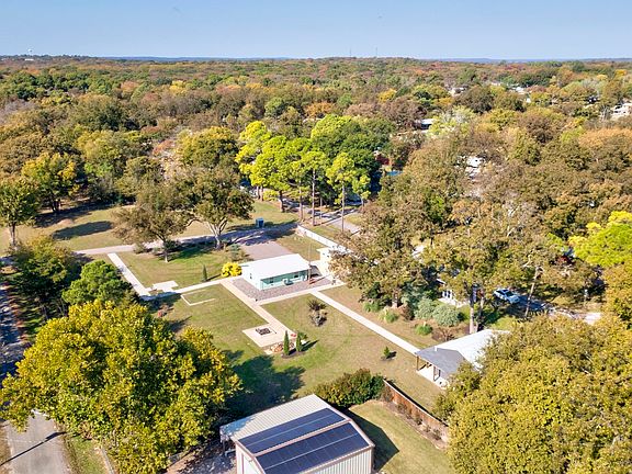 5th image of 227 Newcastle Dr