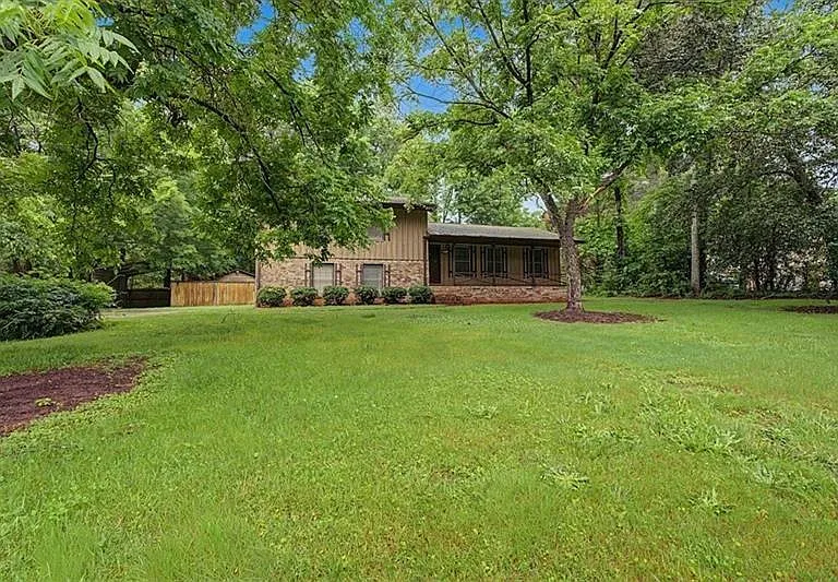 2985 Fredrick Dr — Photo 4