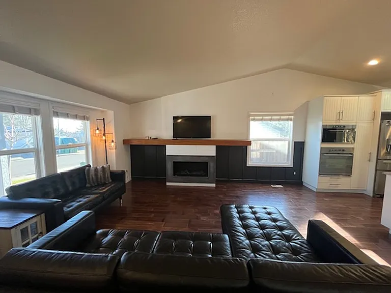 1060 SW View Crest Dr — Photo 7