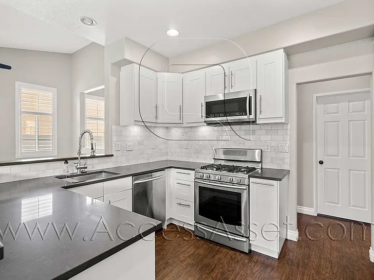 3324 Willow Park Cir — Photo 14