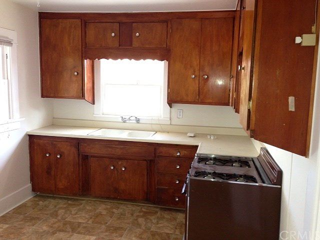 2nd image of 25631 Cypress St