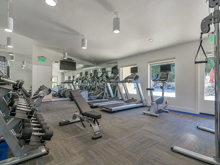 Laurel Heights Apartments — Photo 3