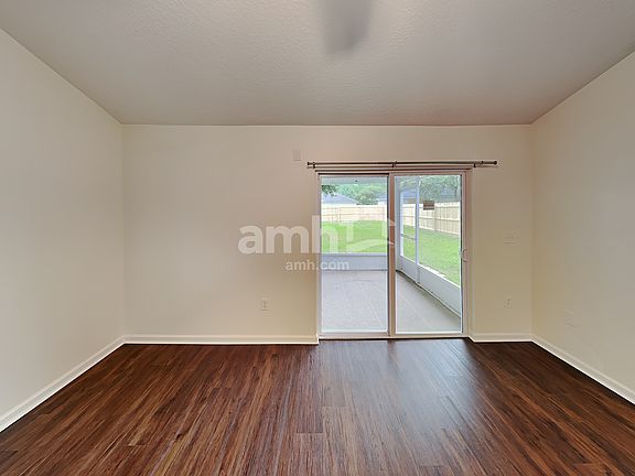 3rd image of 1884 Creekview Dr