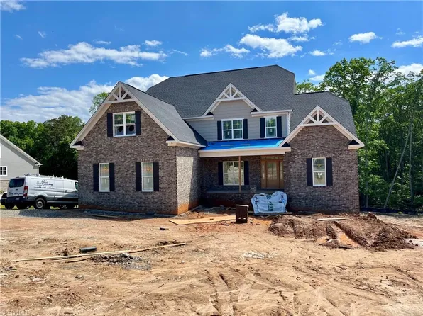 4034 Estate Dr, Lewisville, NC 27023