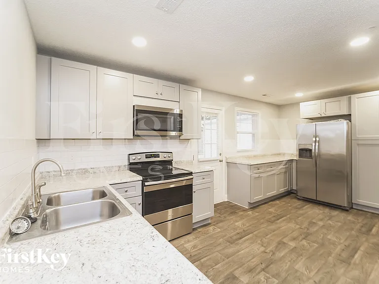 2521 Skyland Dr — Photo 6