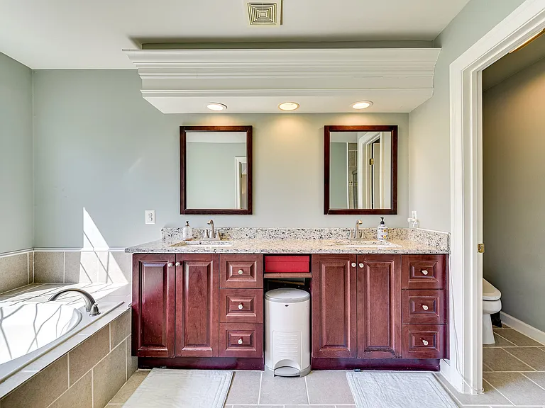 9600 Lagersfield Cir — Photo 11