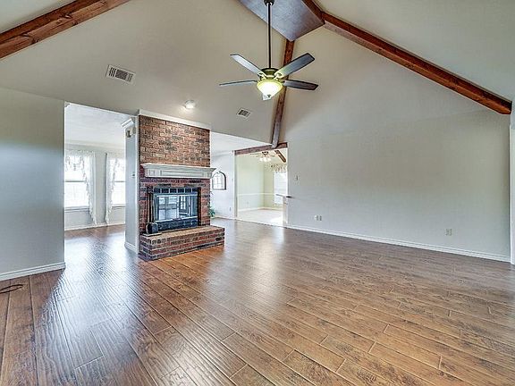 5th image of 1521 Valerie Dr