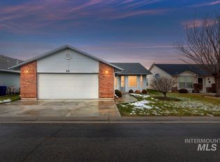 831 N Bristol St, Nampa, ID 83651
