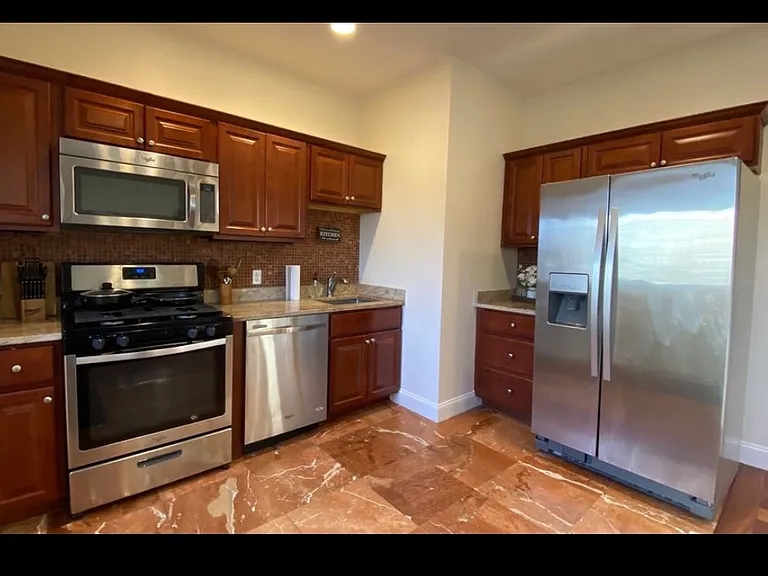 412 Hope St #1 — Photo 1