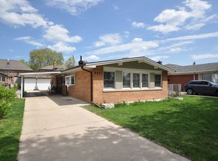 8921 Mango Ave, Morton Grove, IL 60053