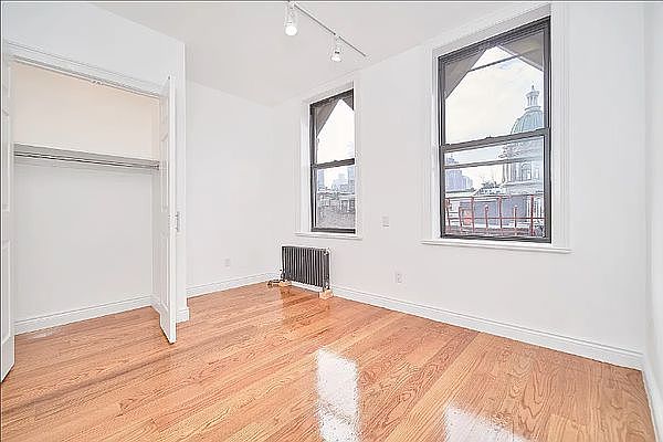 2nd image of 172 Mulberry St #11
