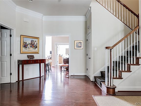 3rd image of 1013 Hyde Ln