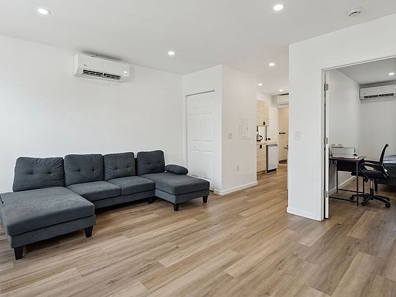4th image of 33 Kossuth St #1