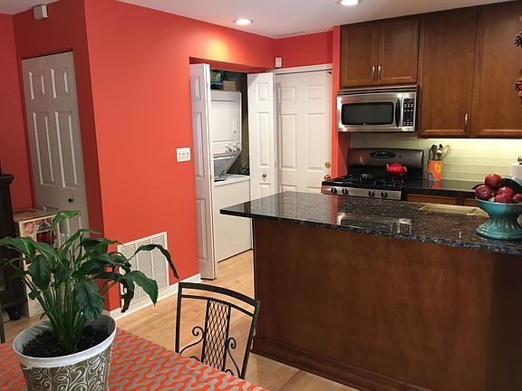5th image of 1115 W Lill Ave APT Gw