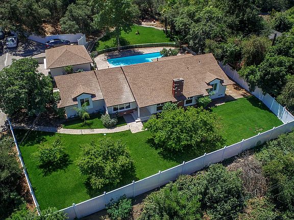 2nd image of 3301 Laurel Canyon Blvd