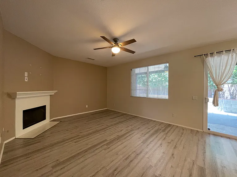 28440 Ware St — Photo 9