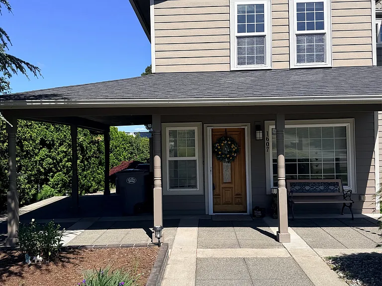 1607 Nisqually St — Photo 2
