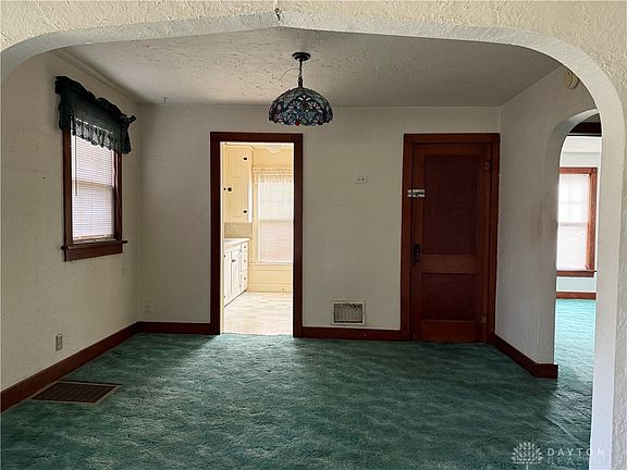 4th image of 2142 Coronette Ave