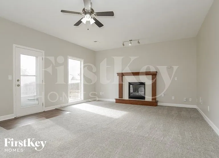 10501 NW 86th St — Photo 8