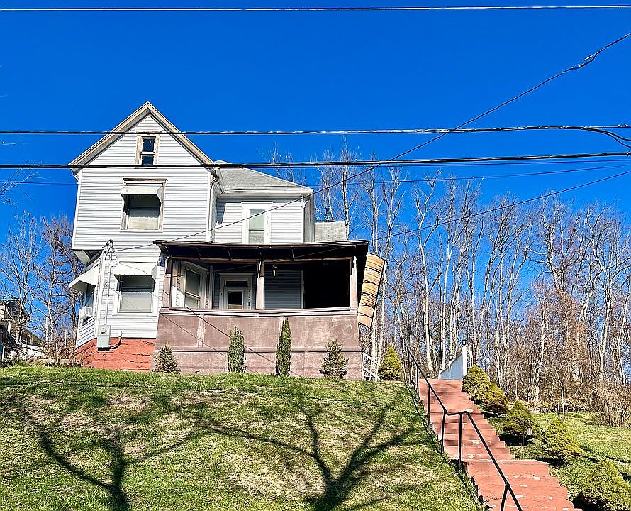 1st image of 415 W Washington St