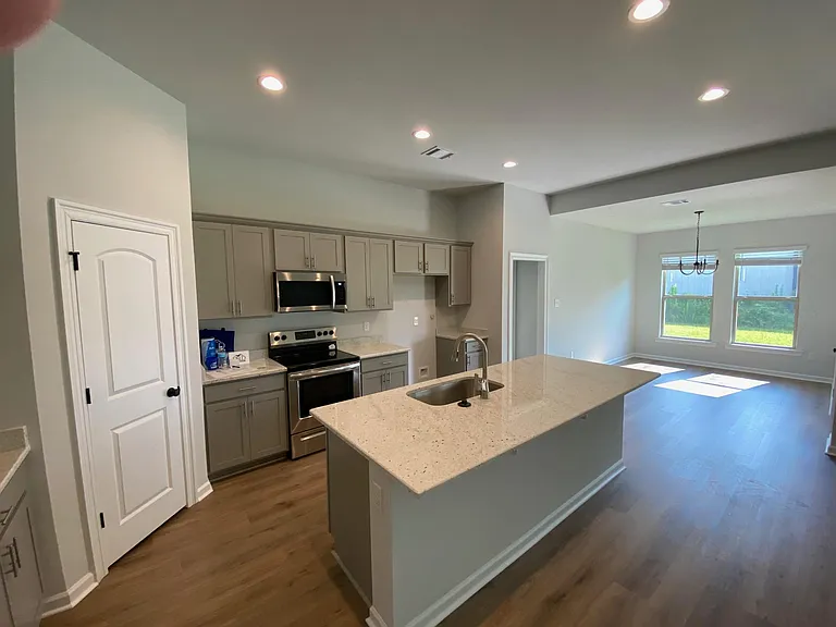 216 Covington Cottage Ln — Photo 3