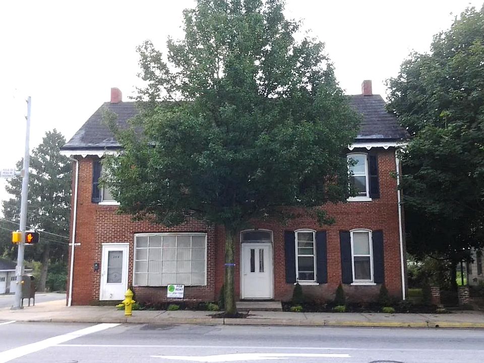 1st image of 242 E King St APT 2