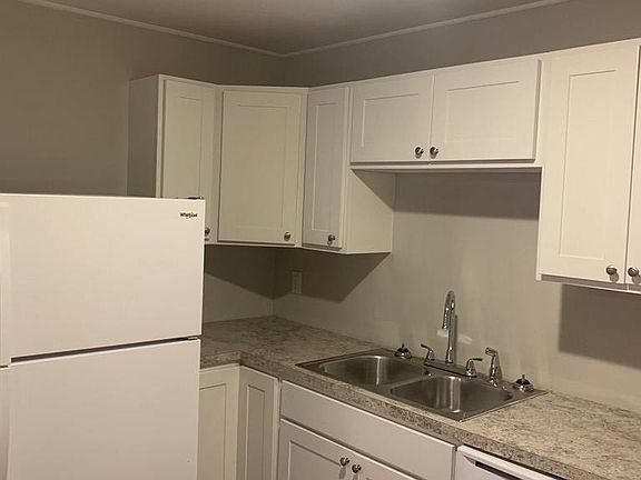 4th image of 611 Hill Ave