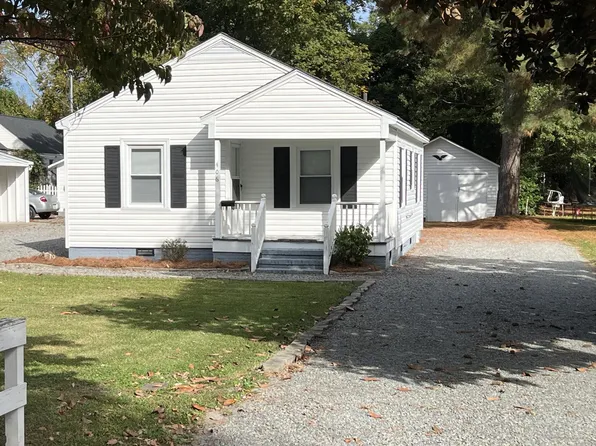 406 Stewart Avenue, Clinton, NC 28328