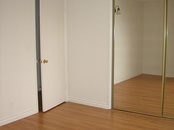 5th image of 1252 Barry Ave APT 5