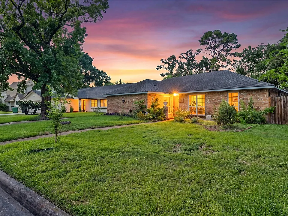 5714 Arbor Vitae Dr