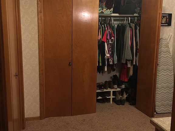 5th image of 2421 S Holly Dr