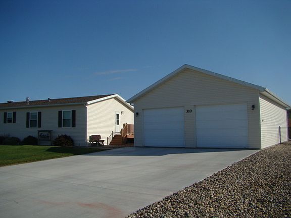 2nd image of 310 Shadow Hill Ln