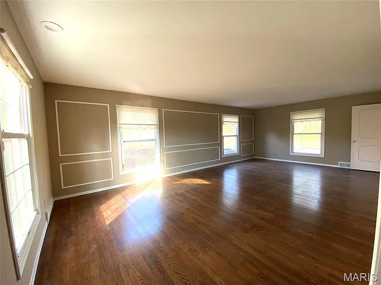 54 Morwood Ln — Photo 3