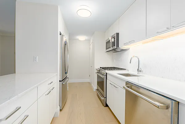 Rented by A&E Real Estate Management | media 16